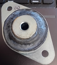 Load image into Gallery viewer, centre engine mounting FMR#1391