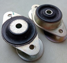 Load image into Gallery viewer, centre engine mounting FMR#1391